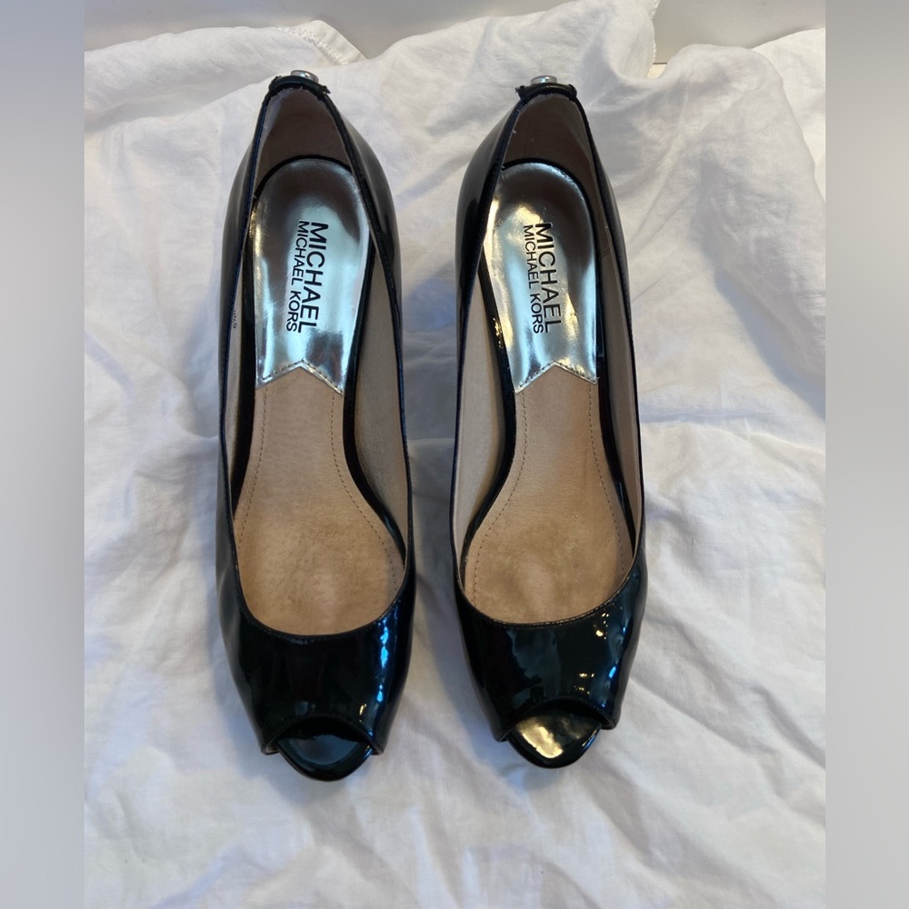 Women’s‎ Michael Kors Black Leather Pointed-Toe Heels – Size 6,5
